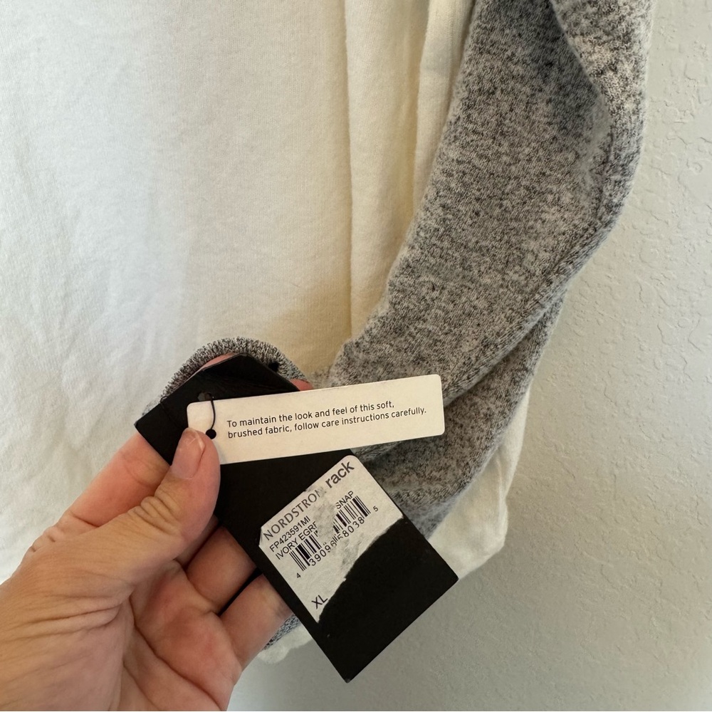 Free Press Graphic Oh Snap! Long Sleeve Tee NWT - Picture 6 of 7